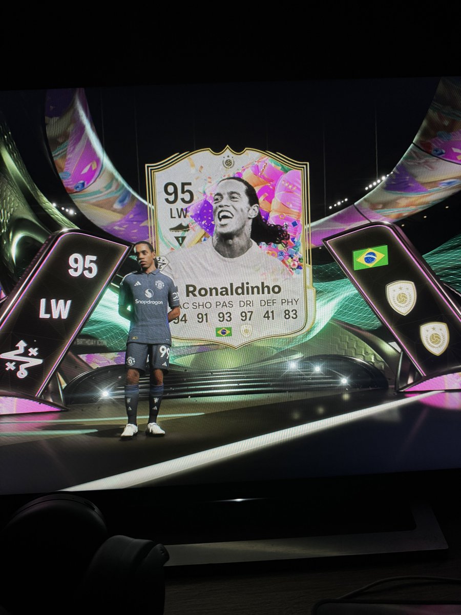 MaxMarshallMal1's tweet photo. @NickRTFM Do you want to borrow a Dinho https://t.co/HitzWmD71E