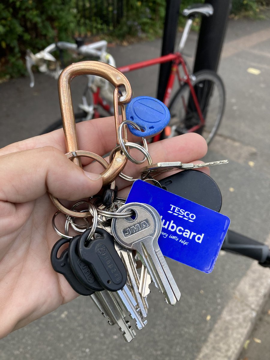 willnorman's tweet image. Found: set of keys on Cycleway 1 - junction with Downham Road Hackney.
Please share - looks like it includes bike locks, house keys & work keys. No ID.
Contact me if they are your with your Tesco Clubcard Number