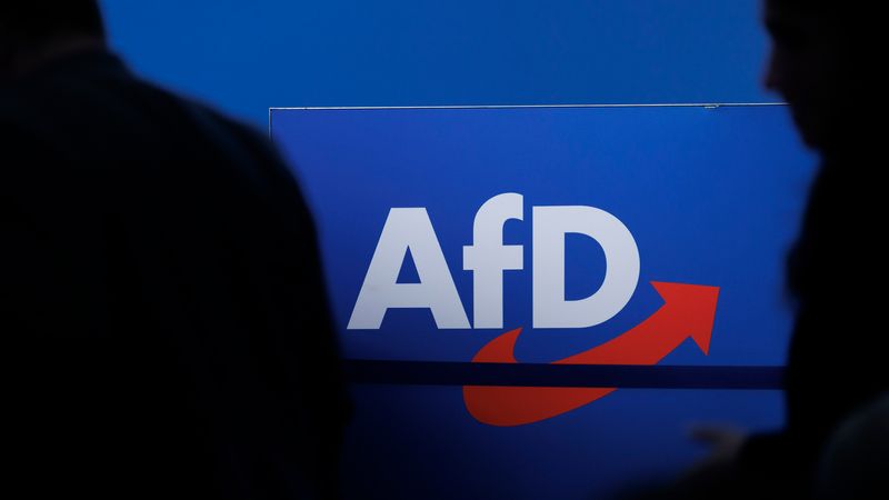 Karouno1Michael's tweet image. So there's hope there will no Fourth Reich?
"Germans reject a ban on the far-right Alternative for Germany (AfD) by a majority of 52% to 27% in favour, according to a new representative survey published by the Allensbach Institute polling organization on Saturday."…