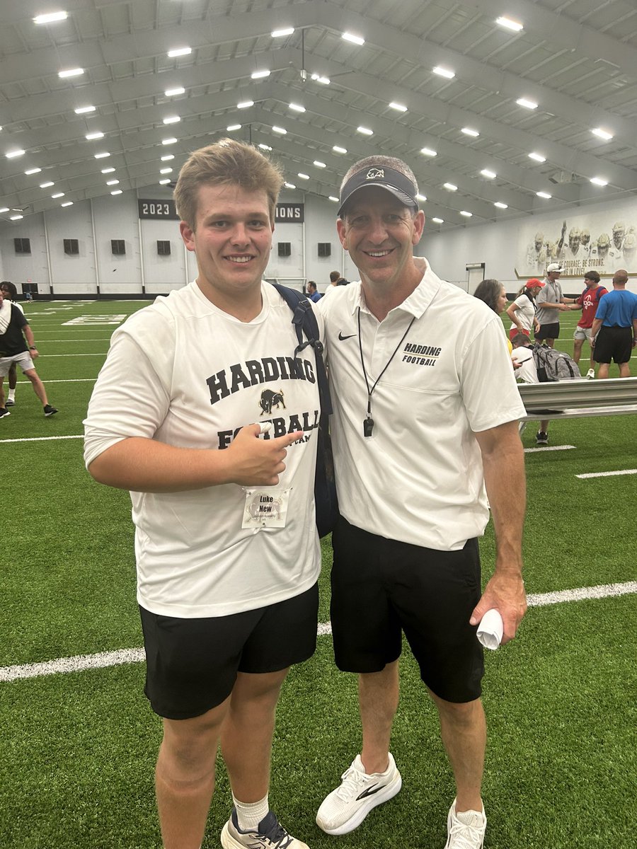 big_luke77's tweet image. I am thankful to have had the opportunity to work and compete this weekend at @Harding_FB! The staff and facilities were amazing. Thank you @CoachD_BisonsWR for the invite! @CoachDDuggan @shayhodge3 @Coach_Brinson_ @case_cook @warren_rowan @InTheTrenches22 @PaulSimmonsHU @KChism_…