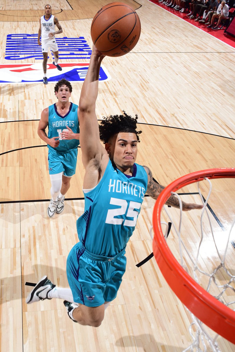 CUBuffsMBB's tweet image. summer league Buffs: KJ Simpson 🦬
16 pts
41.8% FG
5.7 ast
5.5 reb
summer league champ 🏆