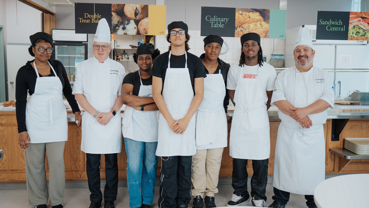 OttCatholicSB's tweet image. 🍽️ Cooking with heart and purpose! This July, 11 OCSB co-op students are learning culinary skills from @AlgonquinColleg chefs Wes Wilkinson & Chris Lundy—serving OCSB staff & preparing 250+ meals weekly for the @CaldwellOttawa
🔗ocsb.ca/2025/07/23/coo… #ocsbBeCommunity