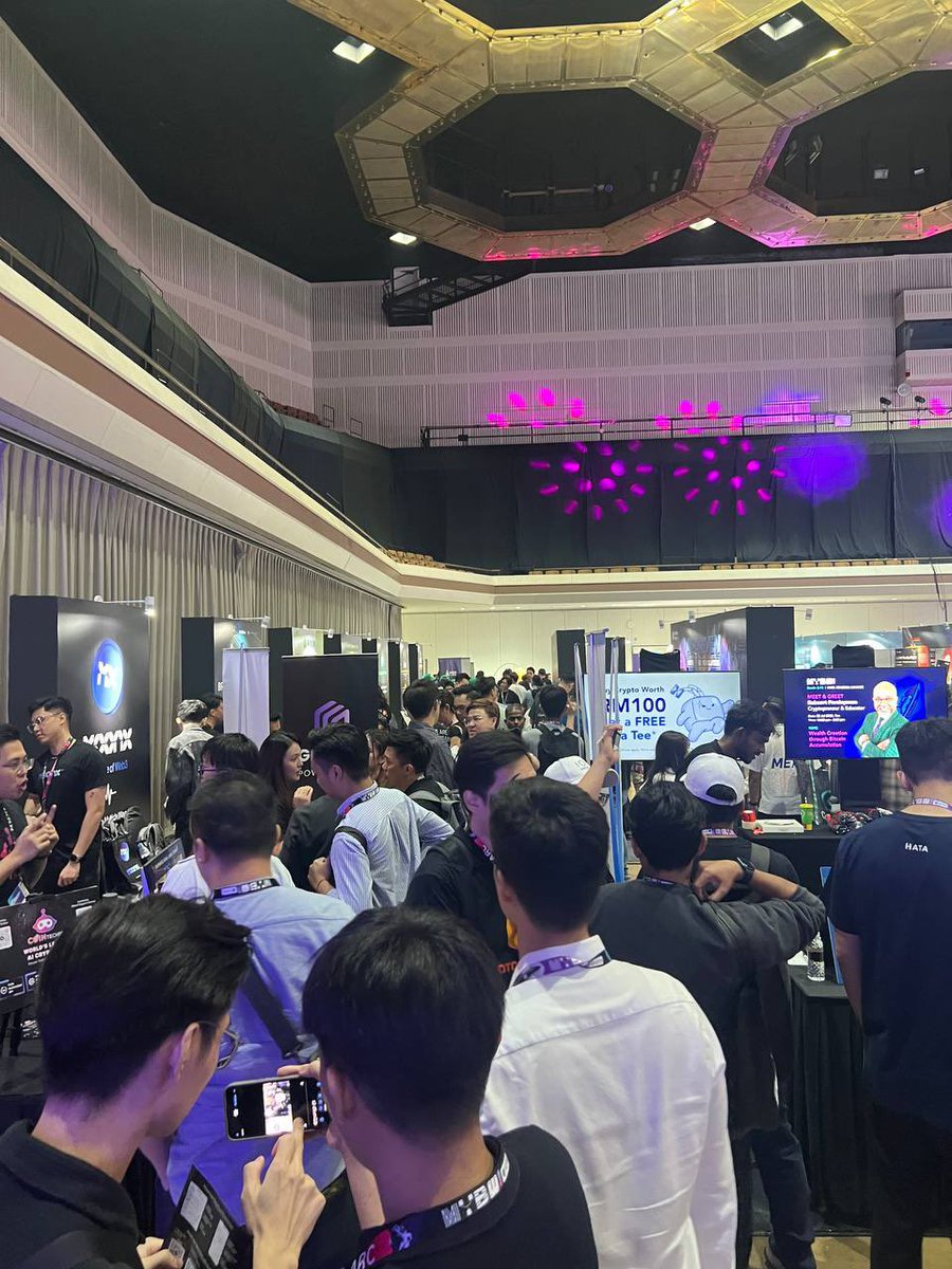 kleinlabsxyz's tweet image. 🌇 Greetings from Kuala Lumpur!

Klein Labs is happy to attend at Malaysia Blockchain Week 2025 @MalaysiaBCW (#MYBW2025), one of the region’s top Web3 gatherings 🇲🇾

📍 We’re live and ready to connect, let us know if you’re here too!

Let’s build, collaborate, and explore what’s…