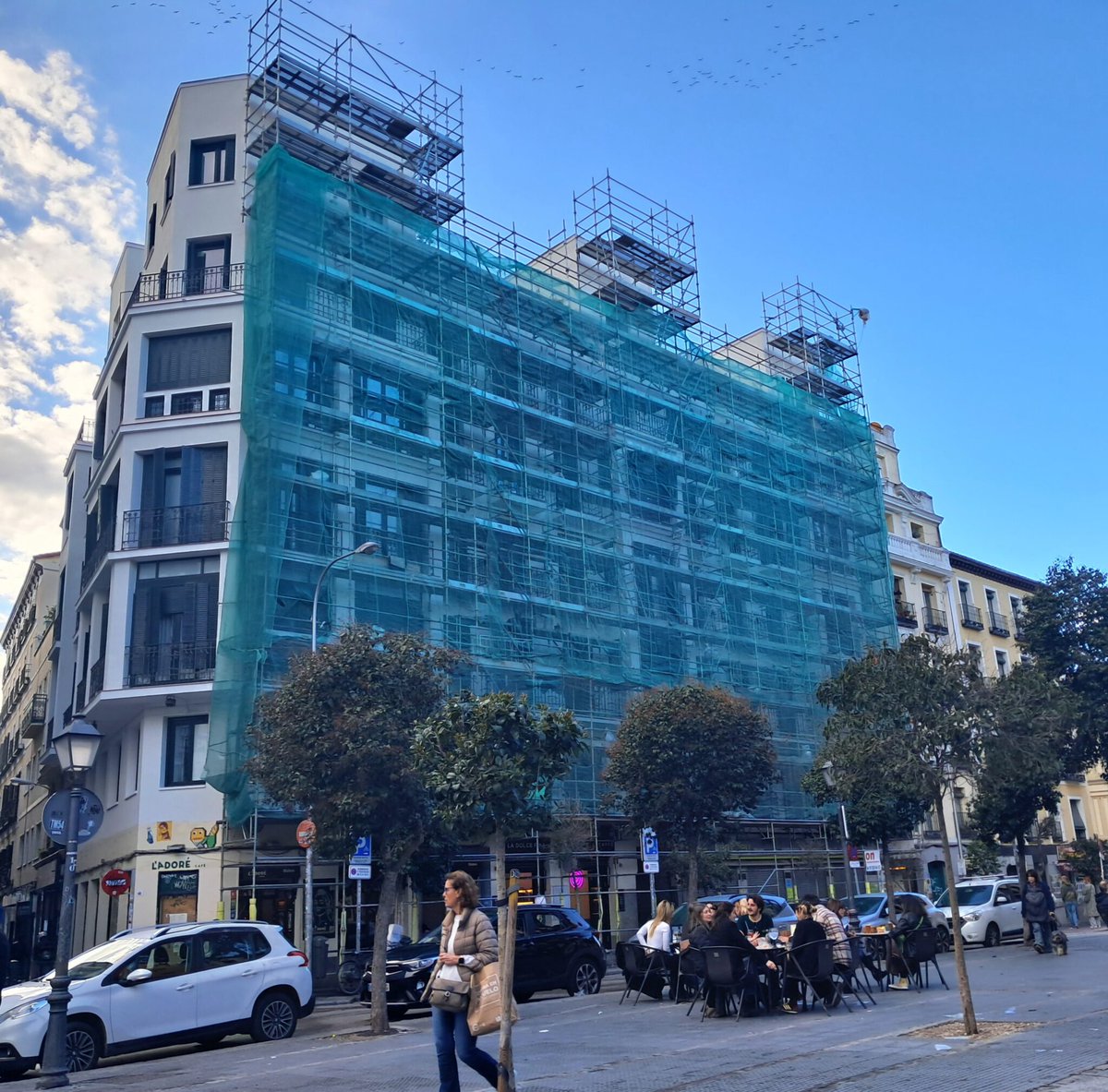 ConstruNewsX's tweet image. ⭕️España apoya la transición energética, pero no la aplica en casa 🔗👉 construnews.com/rehabilitacion…
🔹El Dato: Solo el 9 % de los españoles ha mejorado el aislamiento de su #vivienda frente al 14 % de la media europea, según el último #Eurobarómetro.