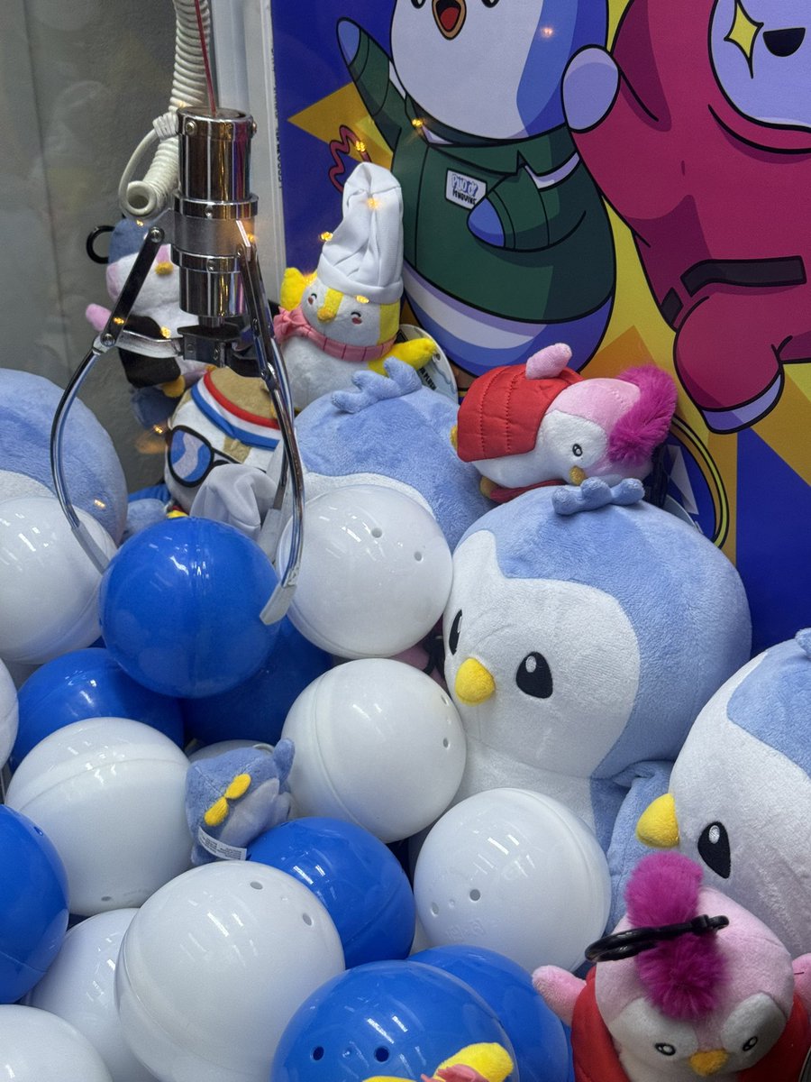 kristintto's tweet image. pengus are everywhere.
pengus love having fun.
pengus love playing games.
pengus love asia.

@pudgypenguins @pudgymalaysia