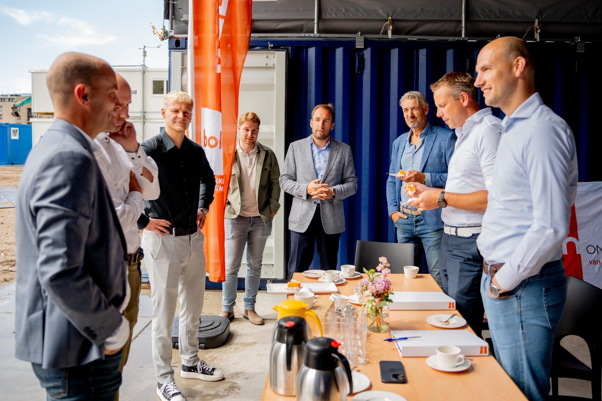 In Mijdrecht bouwen Bolton | Ontwikkeling &amp; Bouw &amp; Wonen bij De Familie aan:
- Zorghuis (42 plekken)
- Gezondheidscentrum
- 27 huurappartementen

Een plek waar zorg, wonen en verbinding samenkomen: De Meijert 💚

#DeMeijert #Bolton #WonenBijDeFamilie