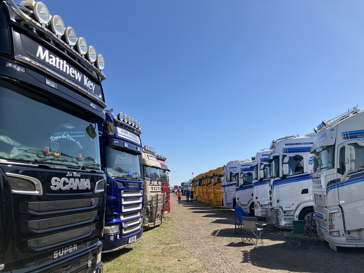 DoningtonParkUK's tweet image. Lovely jubbly.... 👀
Convoy in the Park brings a truckload of off-track family fun next month (9/10 August):
🚛 Show trucks
💨 Truck Sport drifting demos
🥊 Live Action Arena
🎶 Live music
Discounted tickets are available 🎟 Under-13s go FREE!
🔗: donington-park.net/2025/august/co…