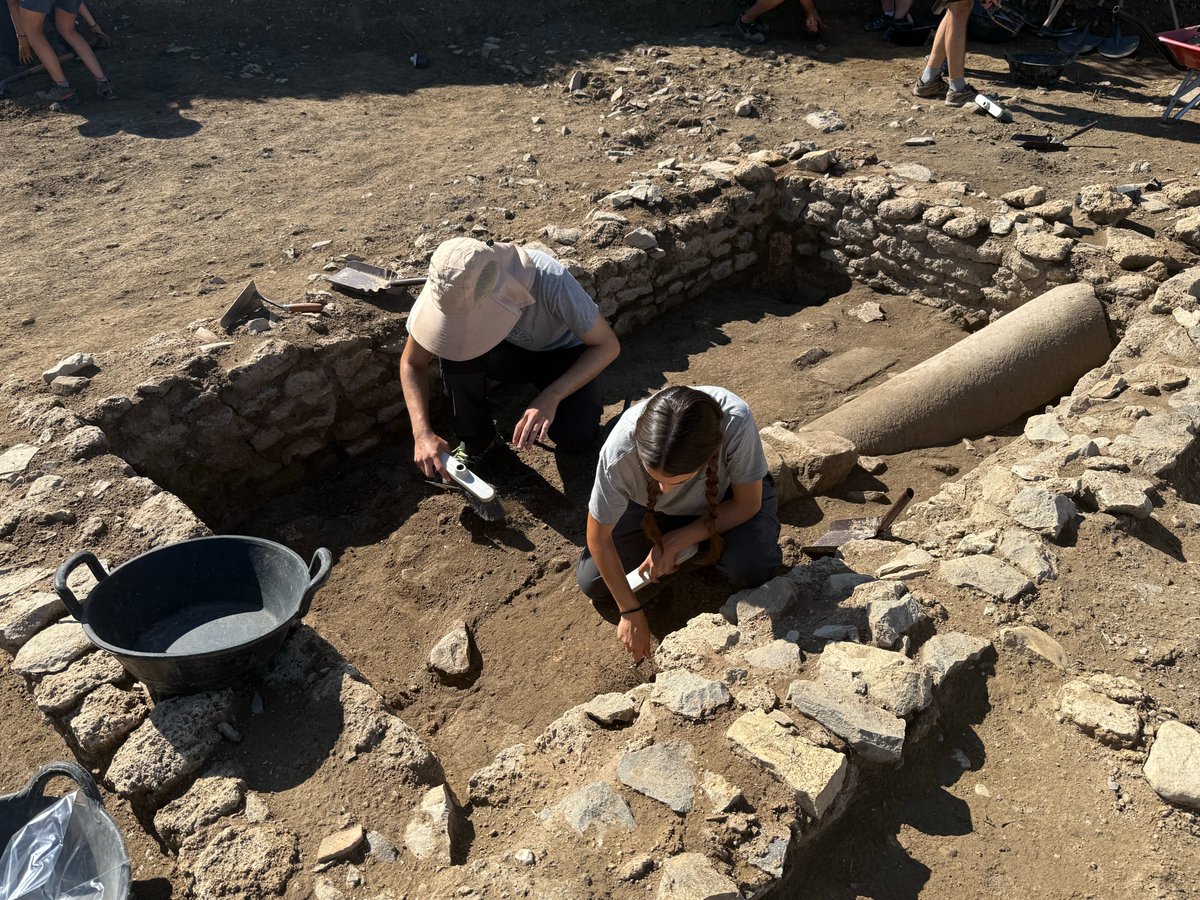 Documenten a l'Hort del Cavaller d'Isona (Pallars Jussà) la casa romana més gran de l'Alt Pirineu.
S'ha de redactar un Pla Director perquè el jaciment sigui una continuïtat del Museu d'Isona.
