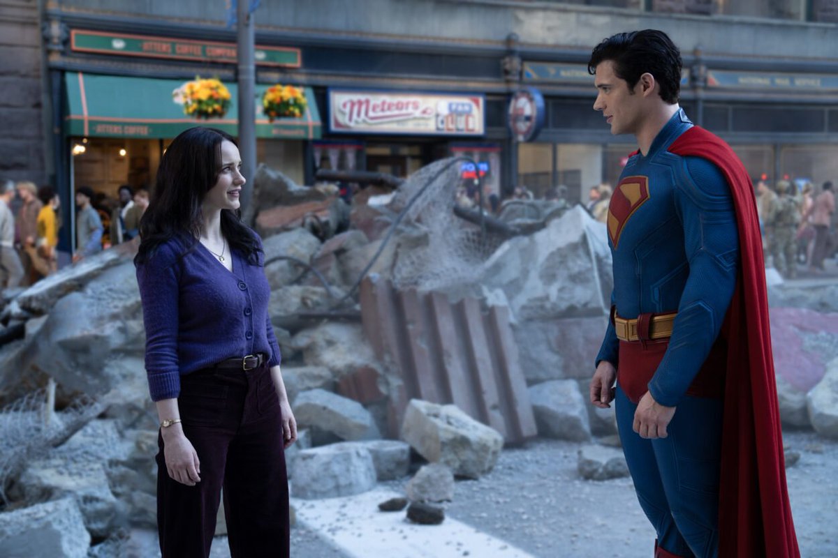 ThatHashtagShow's tweet image. #Superman held strong in its second weekend at the box office.
An impressive 54% dip kept the #1 spot with $57.2 million.
Full story: thathashtagshow.com/movie-news/sup…