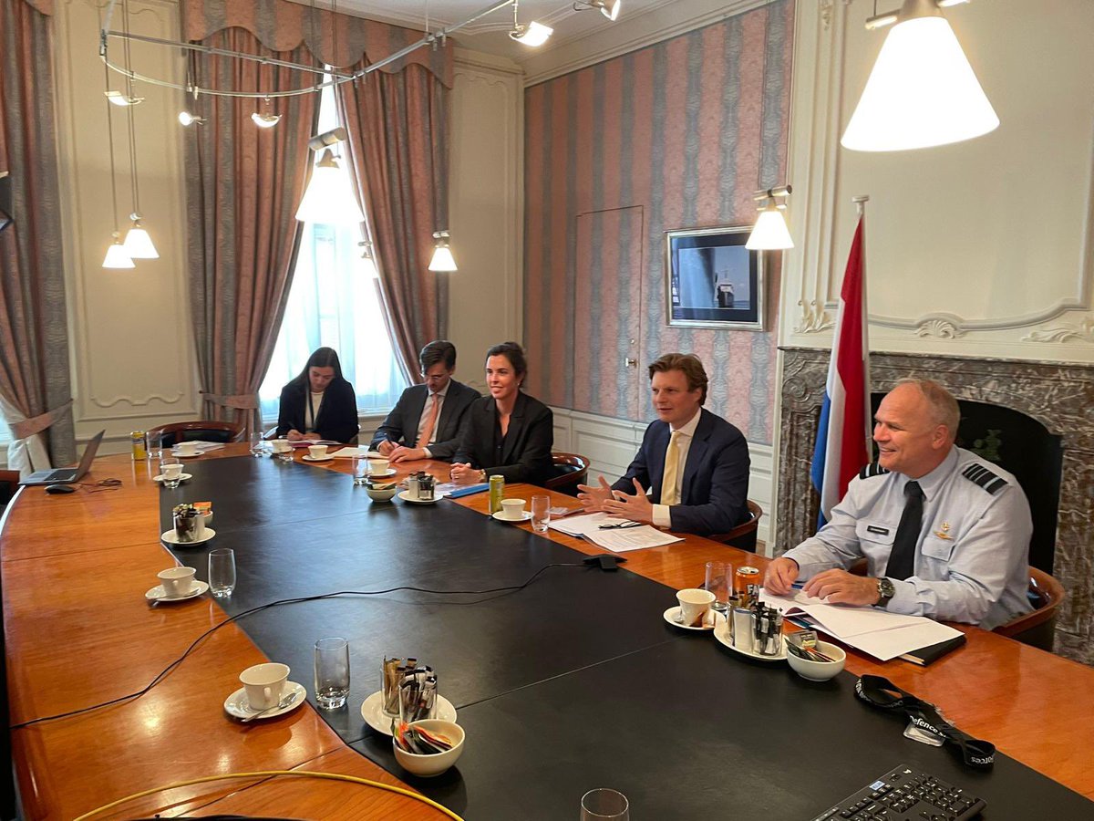 DefensieMin's tweet image. Digital meeting with Defence ministers on more support to Ukraine.
The Netherlands will contribute substantially to delivering US air defence systems (Patriots). Details are worked out soon.
We also step up our air defence support: F16-ammunition, counter-drones, radars etc. 🇺🇦