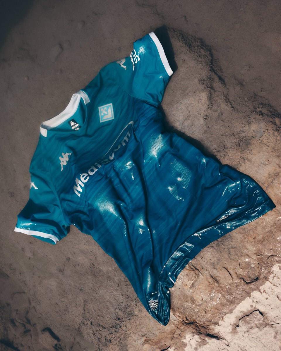 classicshirts's tweet image. ๐จ๐บ๐ฏ๐ฐ๐น๐ป ๐จ๐ณ๐ฌ๐น๐ป: The new Fiorentina third shirt.
A tribute to the River Arno which flows through Florence.
What do you think? ๐ง