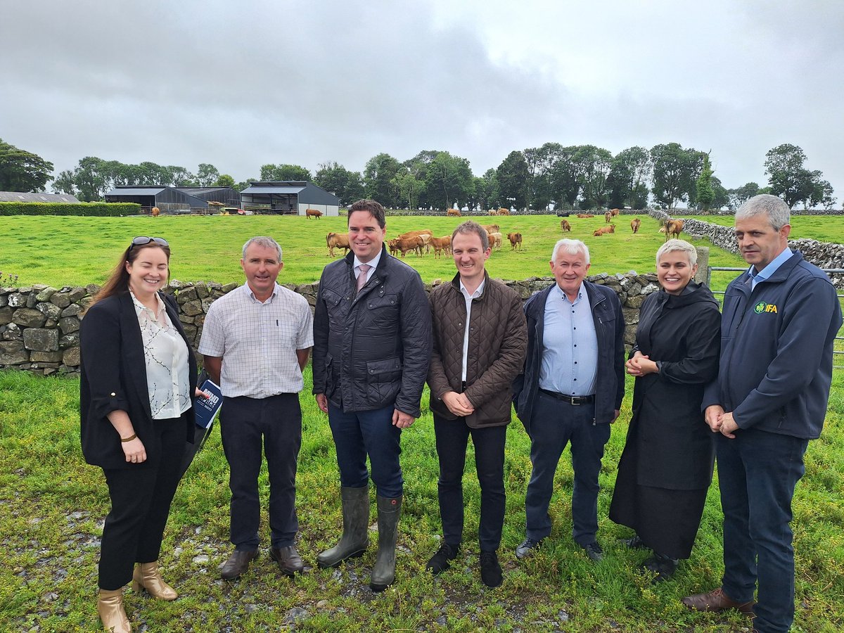 RoyGalway's tweet image. Minister for Agriculture Martin Haydon @FineGael along with @Alan_Dillon @MariaWalshEU @KeiraKeogh13109 meet with Mayo IFA Co Officers and members of Hollymount IFA on the farm of Colm Hession to discuss current and long-term term issues affecting farming @IFAmedia