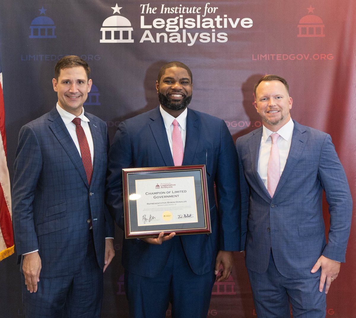 ByronDonalds's tweet image. We control the House.
We control the Senate.
We control the White House.
We must SEIZE THE MOMENT.
NOW IS THE TIME to implement our America First Agenda & I'm honored to be named a @leganalysis "Champion of Limited Government" as we carry out the mandate of the American people.
