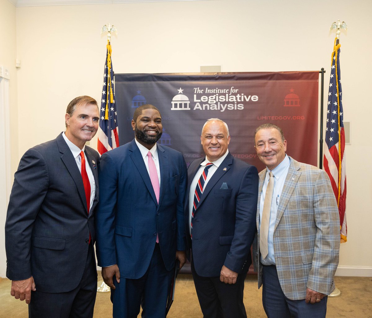 ByronDonalds's tweet image. We control the House.
We control the Senate.
We control the White House.
We must SEIZE THE MOMENT.
NOW IS THE TIME to implement our America First Agenda & I'm honored to be named a @leganalysis "Champion of Limited Government" as we carry out the mandate of the American people.