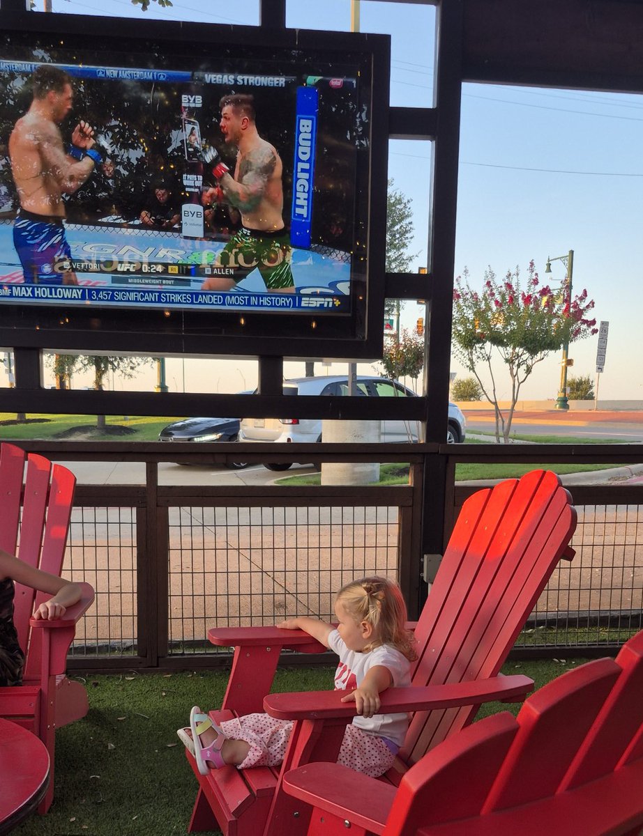 TimBrown_CA's tweet image. Bailey with her BJJ Coach, we went out and watched the fights with the entire class from Gracie Barra Texas. Was amazing to be around so many great people.
Thankful for BJJ