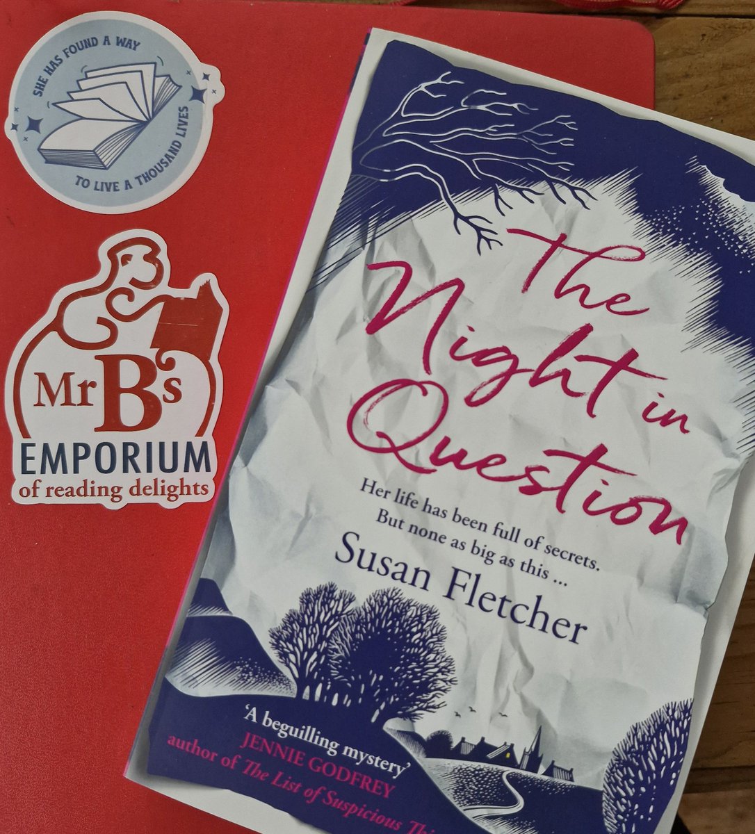 sfletcherauthor's tweet image. I'm off to BATH! 🥳 Specifically, to the glorious #MrBsEmporium - where they have the best books, the loveliest staff and the fanciest stickers to pop on the front of your notebooks 👀🌟 Join us! We'd love you to! 👇 xx #TheNightInQuestion 💜🩷
mrbsemporium.com/events/2025/05… 🩷💜