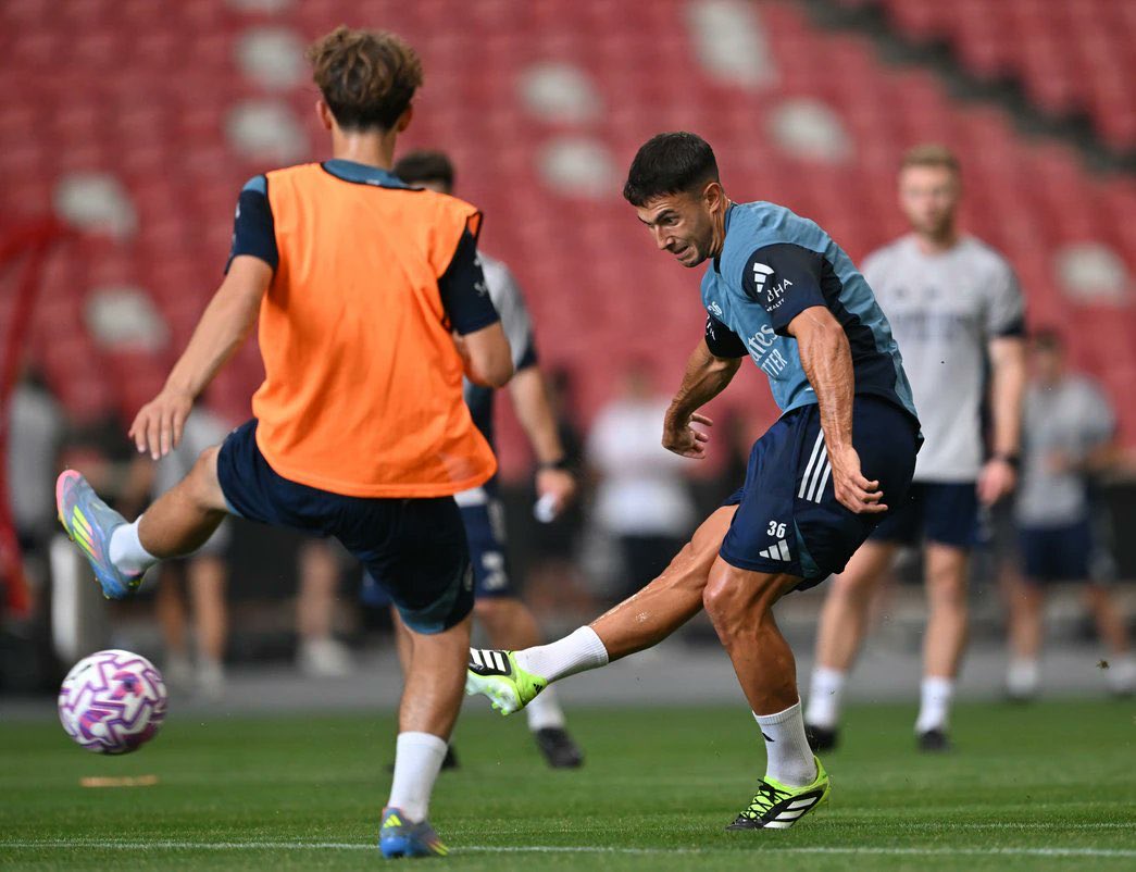 adamkeys_'s tweet image. Having Martin Zubimendi so early is massive. He will be the central connector between Raya, our centre backs and eights, and that quick ball over the top will give us a whole new layer in attack. Don’t let the fee fool you, he is #Arsenal’s most important signing this summer.
