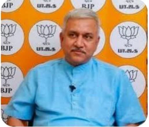 imkarjunsampath's tweet image. #அம்மனைவழிபடஅனுமதிபெறவேண்டுமா?
சென்னை வியாசர்பாடியில் அமைந்துள்ள இராக்காச்சி அம்மன் ஆலயம் அருகே இந்து மக்கள் கட்சி தெருமுனைக் கூட்டம் நடத்த கேட்டிருந்த அனுமதி மறுக்கப்பட்ட நிலையில், அந்த இடத்திலிருந்து கோவிலுக்கு வழிபட சென்ற இந்து மக்கள் கட்சியின் செயலாளர் பாரதமாதா செந்தில்…