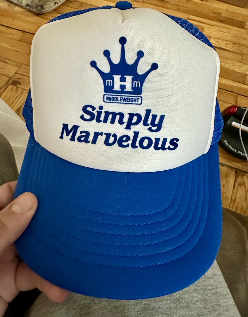 PunchZoneAris's tweet image. A journey that started in 2018 to collect early 80’s hats of the 4 👑 has finally been completed with the missing piece of the puzzle, Marvelous Marvin Hagler, a hat that has eluded me for years until now. 🥊
#Boxing #Vintage