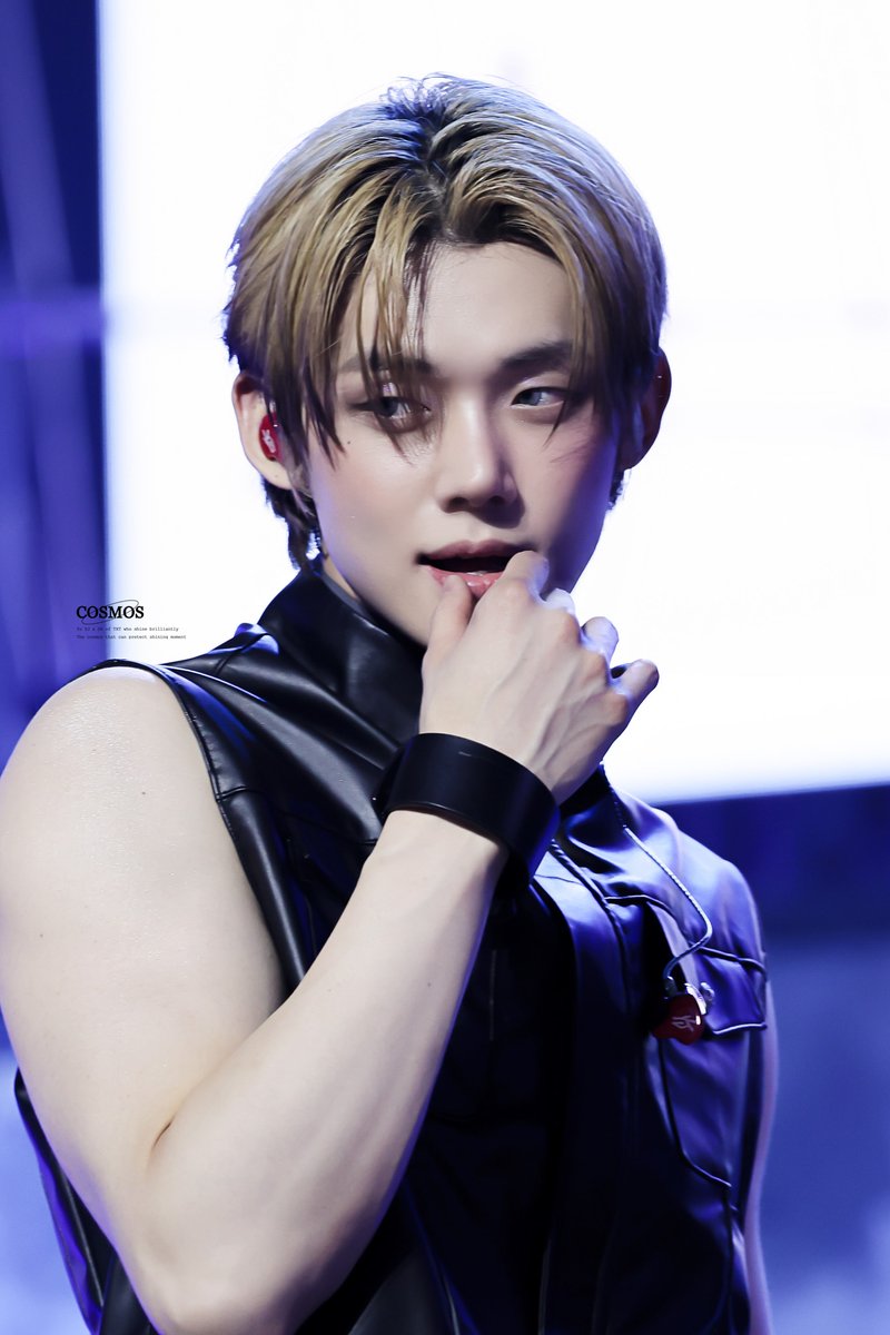 cosmos_913's tweet image. [HQ] 250721 🖤

#YEONJUN #연준 #ヨンジュン 
#투모로우바이투게더 #TXT