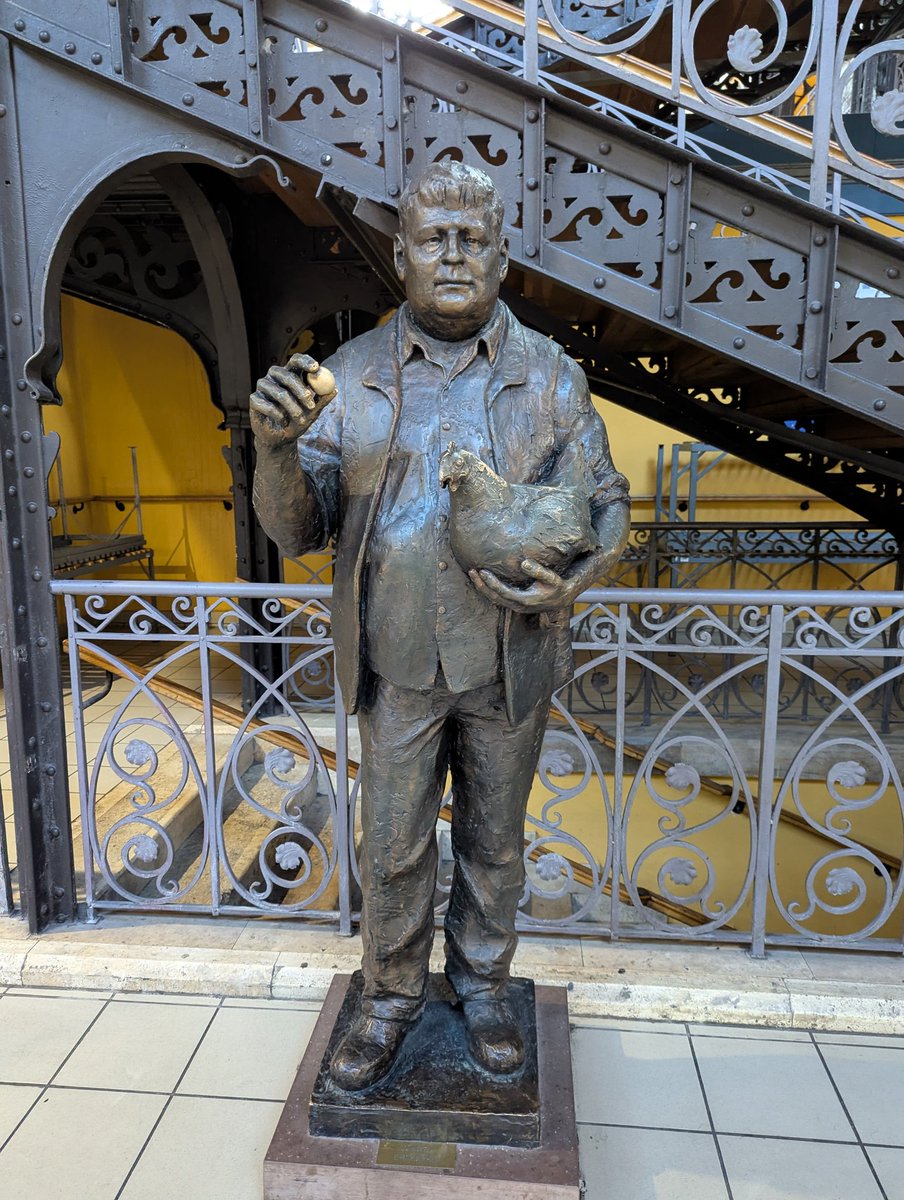 ChtSutAntiques's tweet image. Met this lovely chap today....