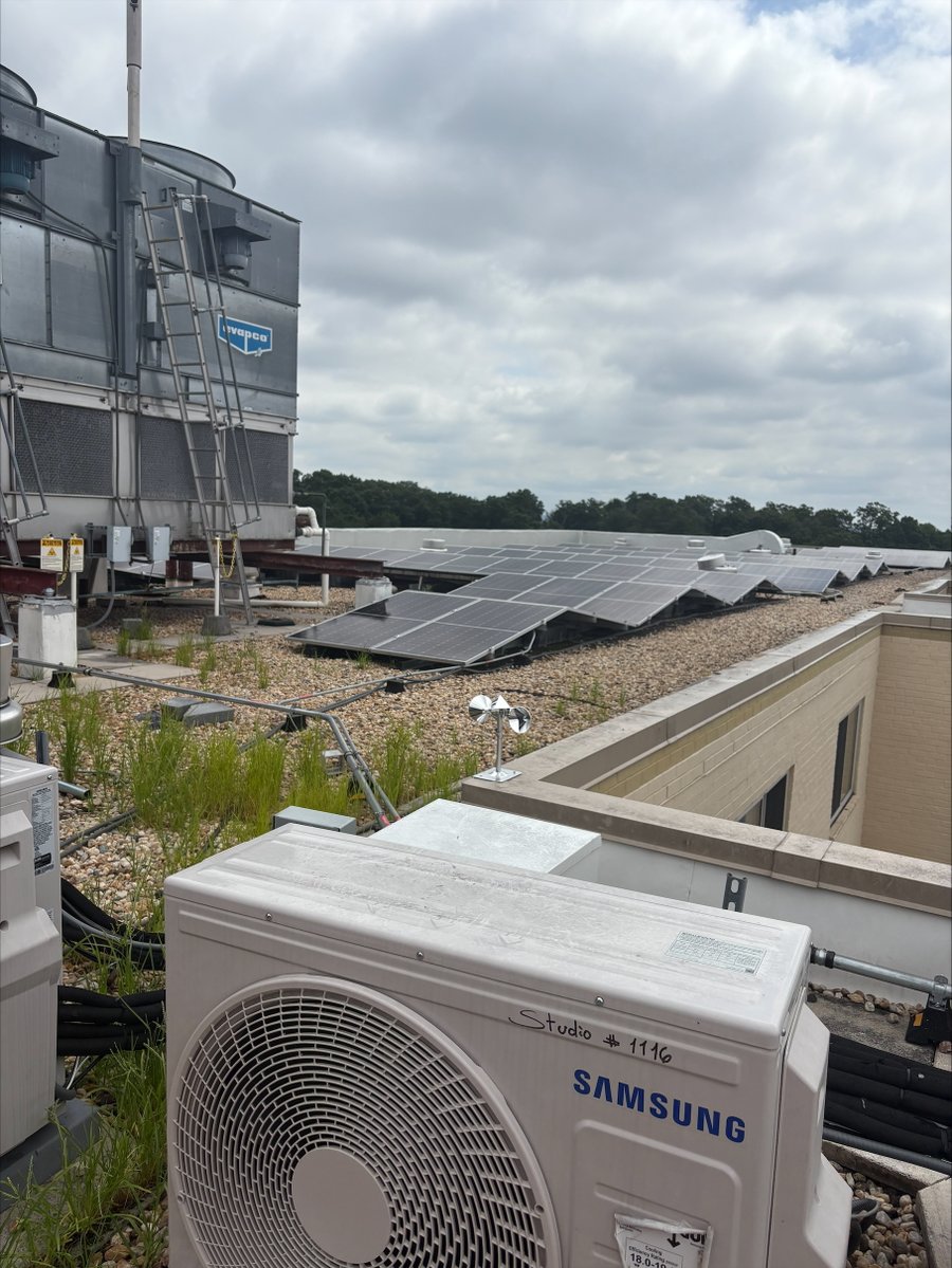 MCGreenBank's tweet image. Last week, our team had the exciting opportunity to visit one of our impactful projects, Hampshire Tower Apartments! 🏢⚡
As the first privately-owned Resilience Hub and electrification project in Montgomery County, Hampshire Tower is setting a new standard for sustainable,…