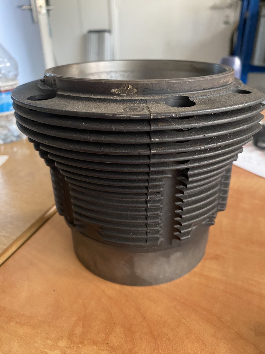 aohereng's tweet image. Ok Porsche type folks. I am putting an engine back together and need some cylinder to head sealing rings / gaskets and some cylinder to crank case sealing rings. The first need to be 102mm internal 108 ex. The lower 107 inner 110mm ish external. which supplier do I go to please?
