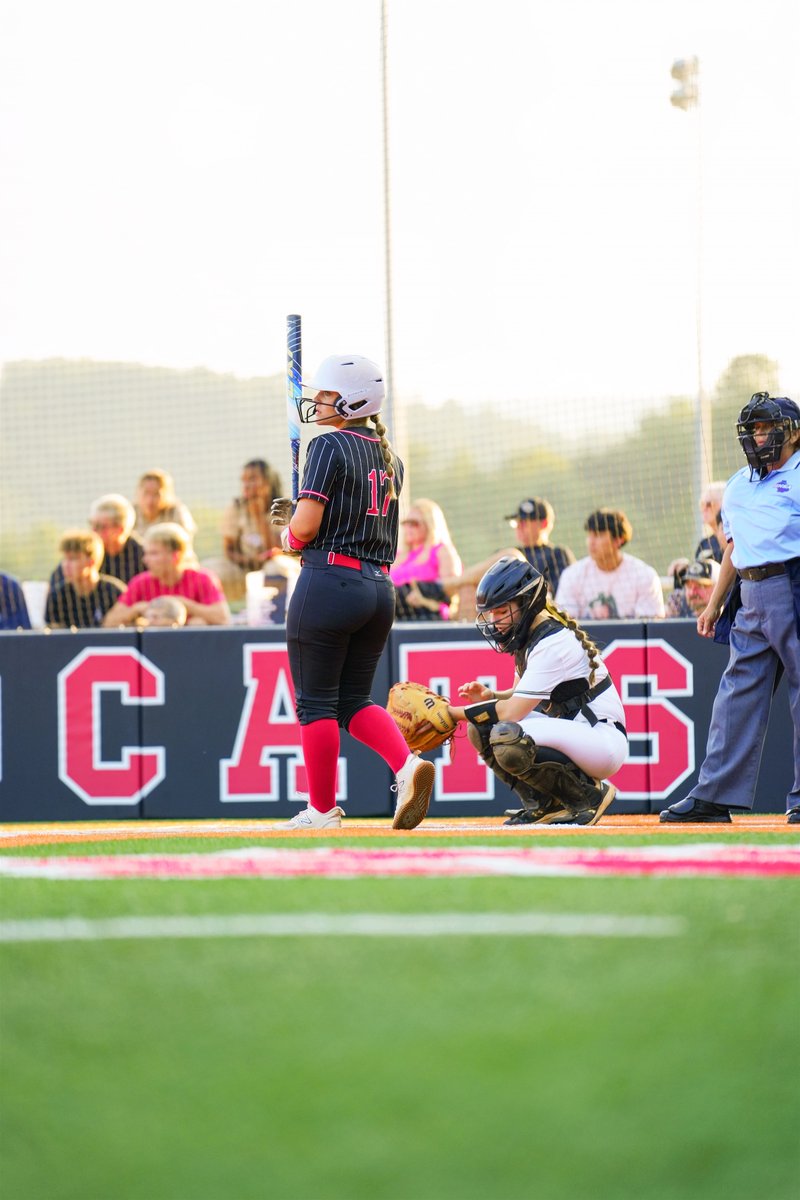 BlitzSportsGA's tweet image. 𝐃𝐢𝐚𝐦𝐨𝐧𝐝 𝐏𝐫𝐞𝐯𝐢𝐞𝐰: 𝐑𝐚𝐛𝐮𝐧 𝐂𝐨𝐮𝐧𝐭𝐲
2% better daily is the goal for the Lady Cats. Take care of that, and the rest falls into place! @RabunSoftball
blitzsportsga.com/2025/07/21/sb-…