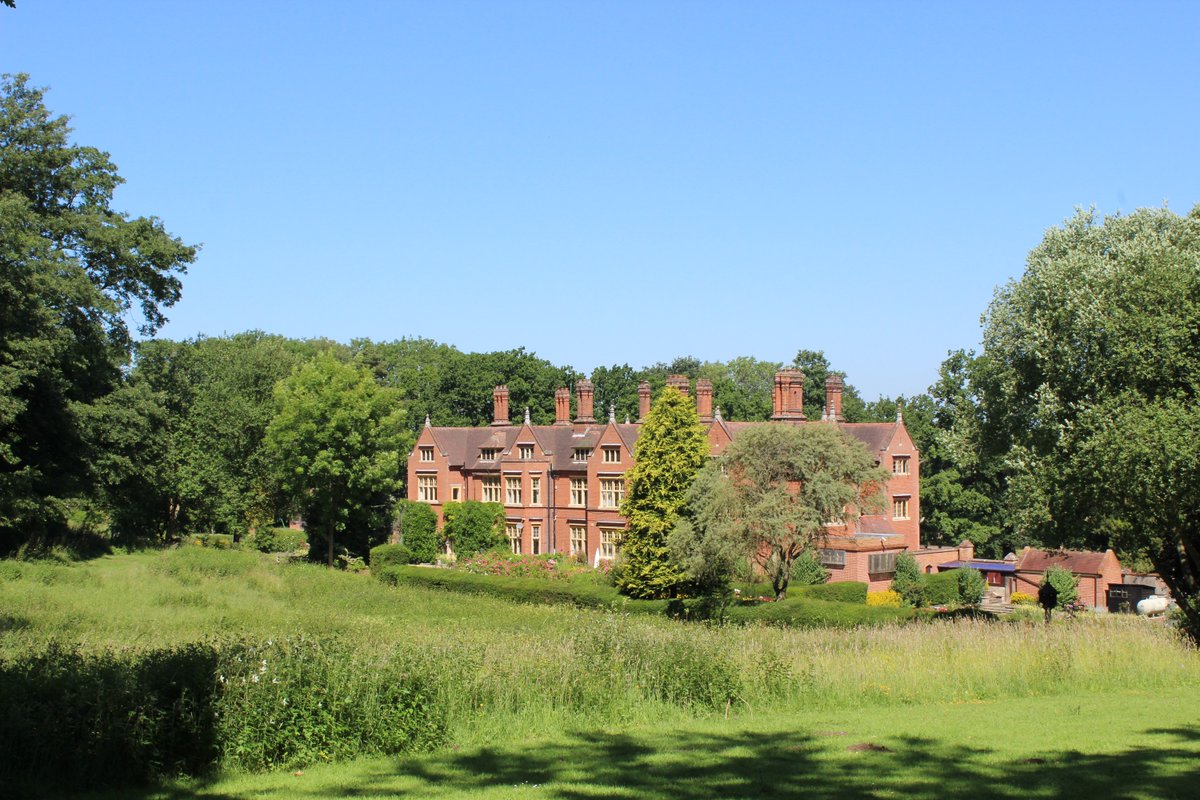 thevicsoc's tweet image. Thanks to the Society's request this unspoilt Edwardian, Suffolk country house Cransford Hall is now listed at Grade II. The large, handsome, Neo-Elizabethan house, in the Alde Valley near Saxmundham, was built around 1910.
More: bit.ly/4ohbi2r
Photos: Jackson-Stops