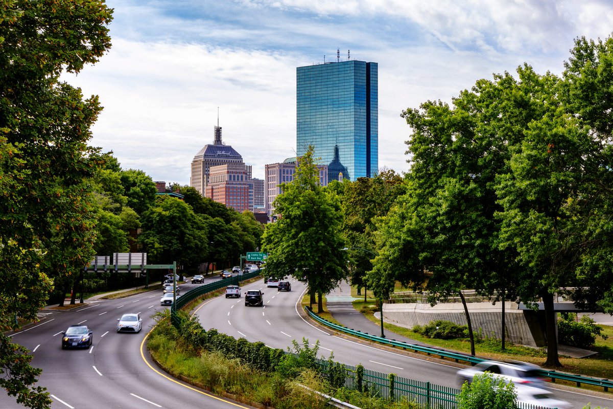 WBZNightside's tweet image. Allstate's 2025 Best Driver Report finds Boston worst in the nation for 10th consecutive year! Says Boston drivers are 244% more likely to get into a collision than national average. Do you think Boston drivers are really that bad?
Listen: iheart.com/podcast/1002-n…
Getty Images