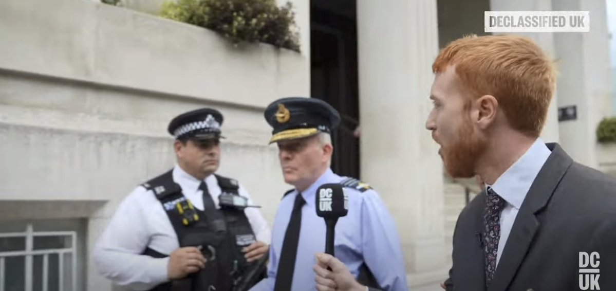 declassifiedUK's tweet image. 📹NEW VIDEO -- We grilled Starmer's air force chief over his support for Israel
Britain’s top air force officer angrily avoided questions about Gaza, while his colleague pushed one of our journalists out of the way👇
youtube.com/watch?v=FA7pdF…
