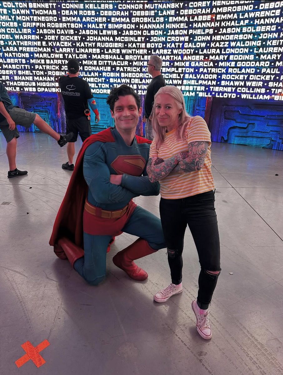 CorenswetNews's tweet image. David Corenswet with hair stylist Lindsay McAllister on the set of Superman (📷 hairbylindsaymcallister on Instagram)