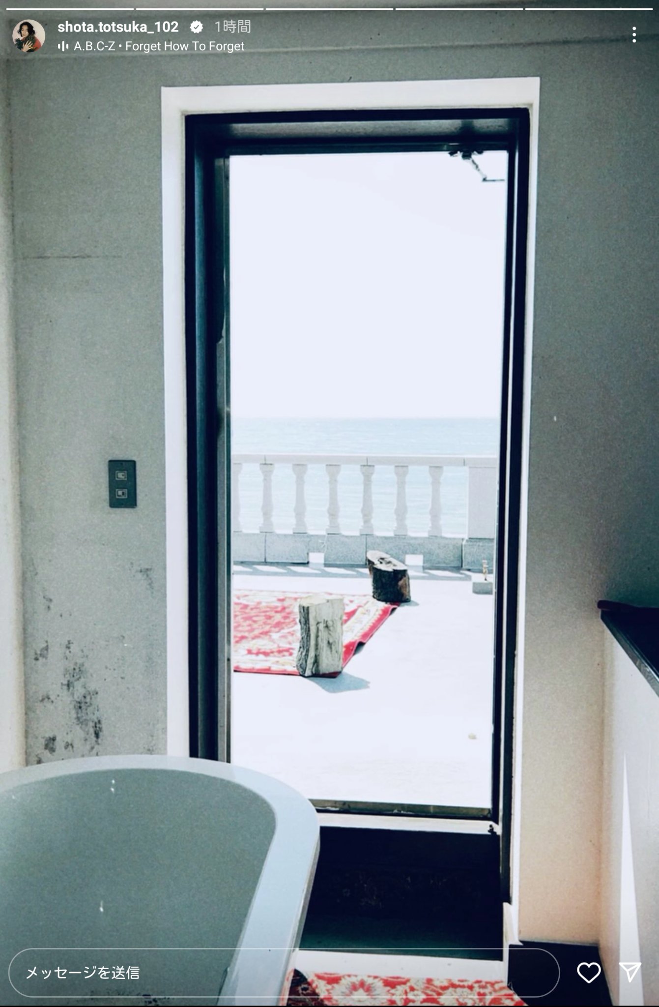 on⑹_【休日の朝.起きてすぐの景色】 日立駅で見たこの幻想的な朝焼け！この時は10人ぐらいしか周りに