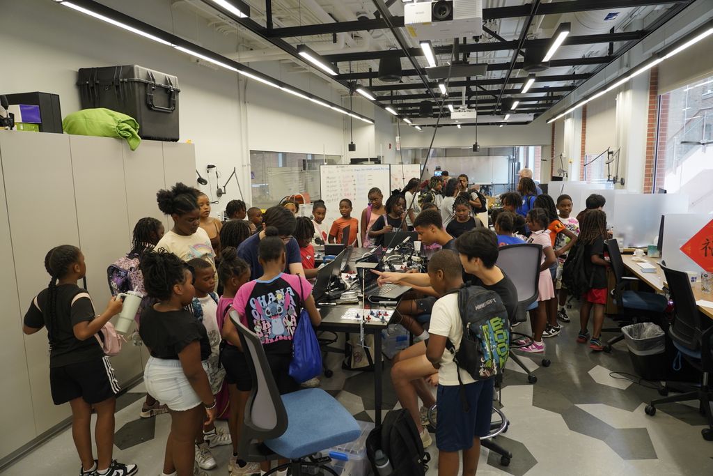 TTIC_Connect's tweet image. We had a blast hosting Jackson Park campers at our #Robotics lab! The kids got hands-on with our robots and asked amazing questions.
