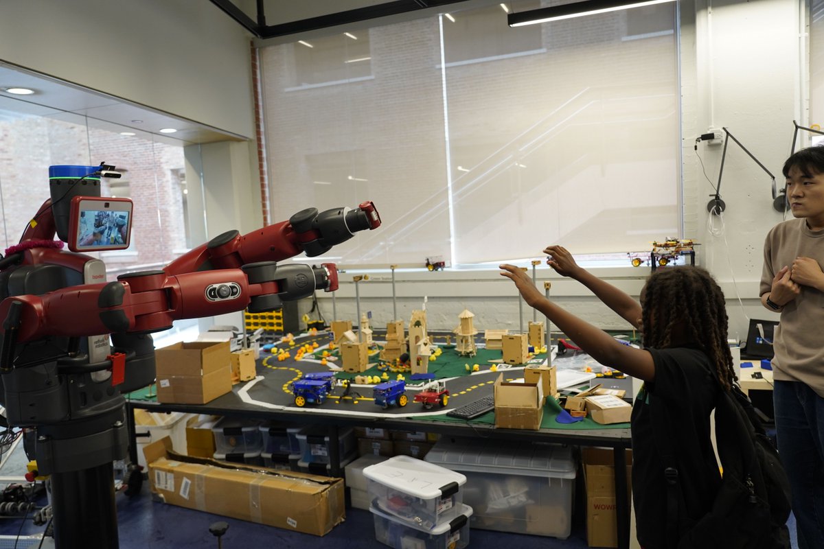 TTIC_Connect's tweet image. We had a blast hosting Jackson Park campers at our #Robotics lab! The kids got hands-on with our robots and asked amazing questions.
