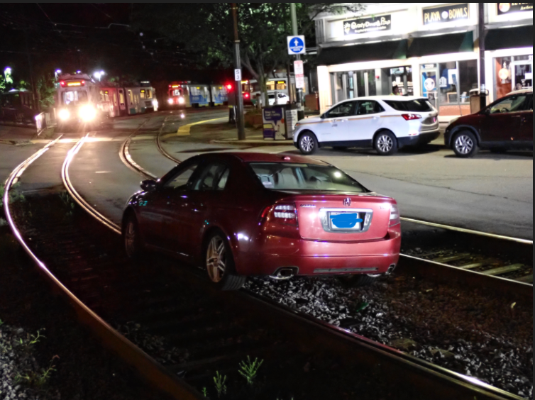 MBTATransitPD's tweet image. 7/20 1130PM Commonwealth Ave TPD officers responded for a MV stuck on #MBTA tracks. 35y/o driver of a 07 Acura stated he was confused & lost ended up on tracks. Vehicle towed from scene, service was delayed. Driver cited. Tracks inspected/cleared.