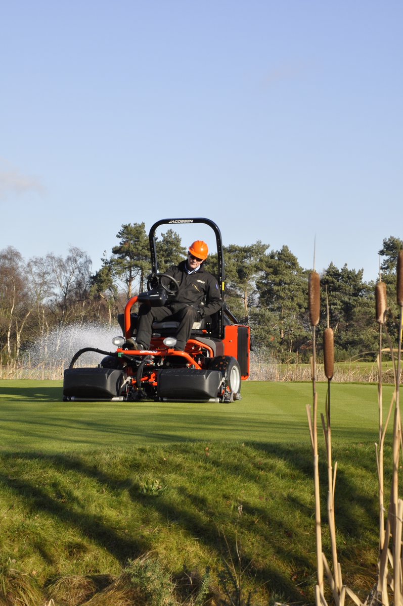 Elevate greens maintenance with the GP400 🌱 

With a swing out center unit, it allows for ease of service, and comes complete with onboard backlapping to ensure the mower is ready from start to finish.

Request a demo today - bit.ly/44rdn4g

#Jacobsen
