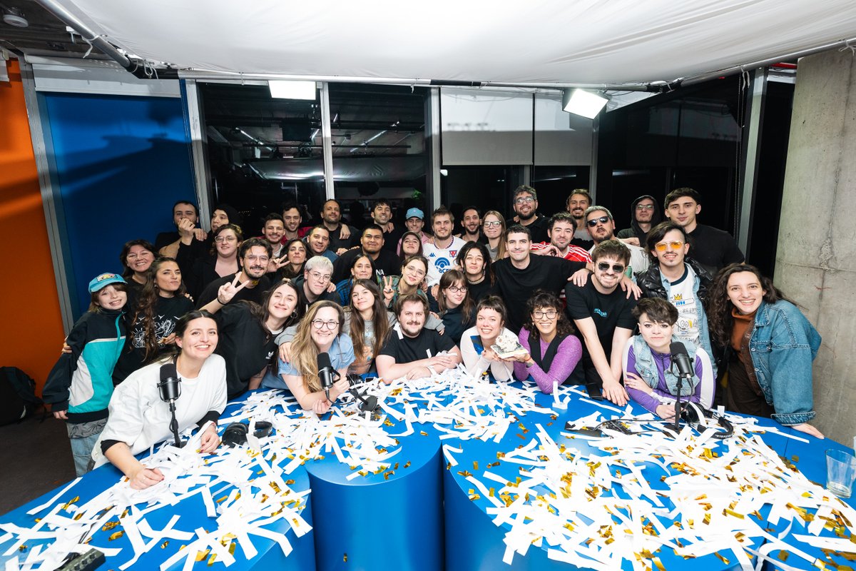 MatiMow's tweet image. Tarde de Gelatón con amigos