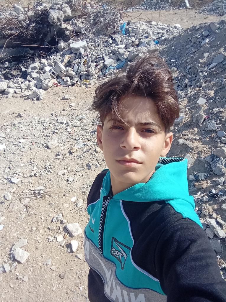 mohannad1789941's tweet image. WHY DID YOU STOP? I'M NOT AN Artist, a singer, or a Football player. I'm hungry. I'm running away FROM G@ZA.
If you’re scrolling, PLEASE leave a dot.
I'm just a hungry person And thirst 💔gofundme.com/f/help-moayed-…