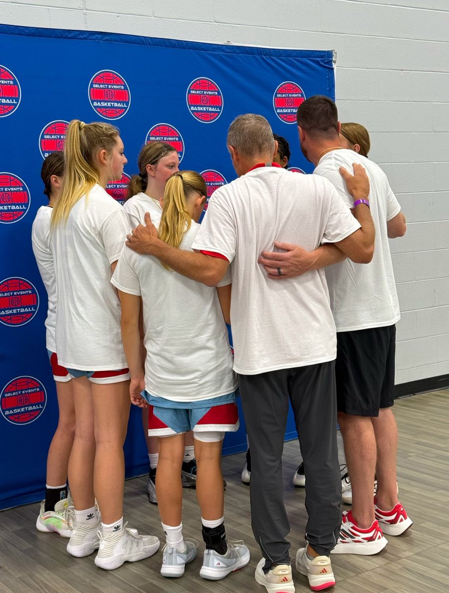 IBC14uMiller's tweet image. The Finale 15U Champs!What a way to end an incredible season!So proud of these girls and all they accomplished.We battled all year grinding through tough competition,sticking together, and proving we belong at the highest level. Playing up never fazed us it only made us stronger.