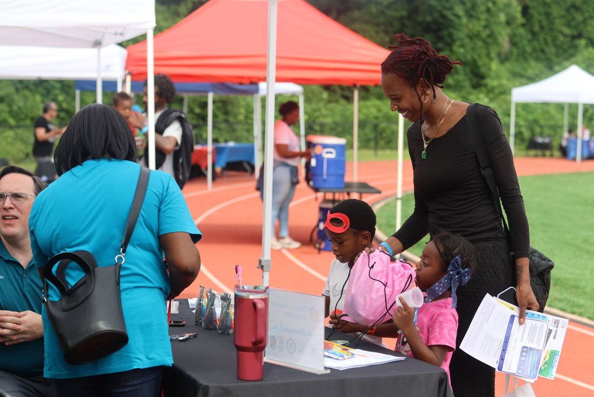 apsupdate's tweet image. 🎉 The Washington Cluster Back-to-School Kick-Off was a huge success! Families, students, educators, and community partners came together for a day filled with connection, fun, and valuable resources. Thanks to everyone who joined us to celebrate the start of a new school year…