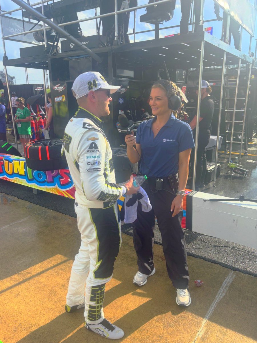 DanielleTrotta's tweet image. What a whacky weather weekend. Hot humid & heavy rain at the end but we waited it out & had a Double OT thriller w DH winning at Dover. Love working pit road even when you’re melting for 7 hours straight. @tntsports @br_racing