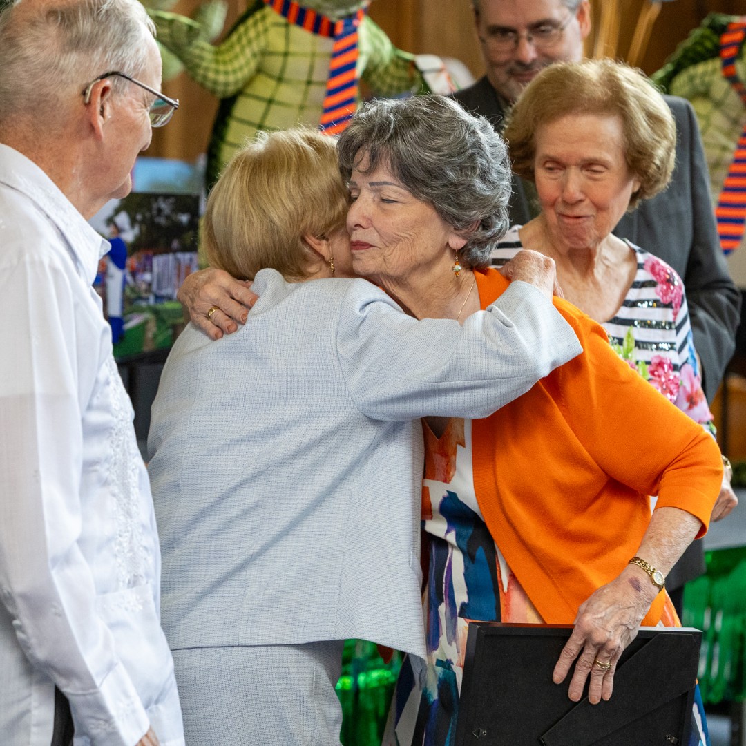 uflib's tweet image. Sending all our love and appreciation to Judy Russell after 18 years as the first Dean of University Libraries! #StayingPower #WhoRunsTheWorld