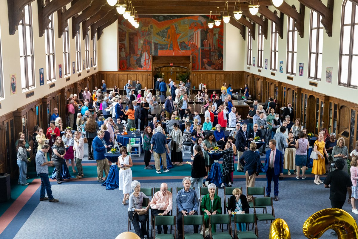 uflib's tweet image. Sending all our love and appreciation to Judy Russell after 18 years as the first Dean of University Libraries! #StayingPower #WhoRunsTheWorld