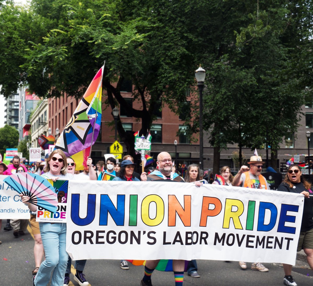 OregonAFLCIO's tweet image. We danced our way through Portland Pride weekend!
Thousands stood in solidarity to support LGBTQ+ people this weekend, and the Oregon Labor Movement made one thing clear: queer rights are labor rights!
#OregonLaborPride #PortlandPride