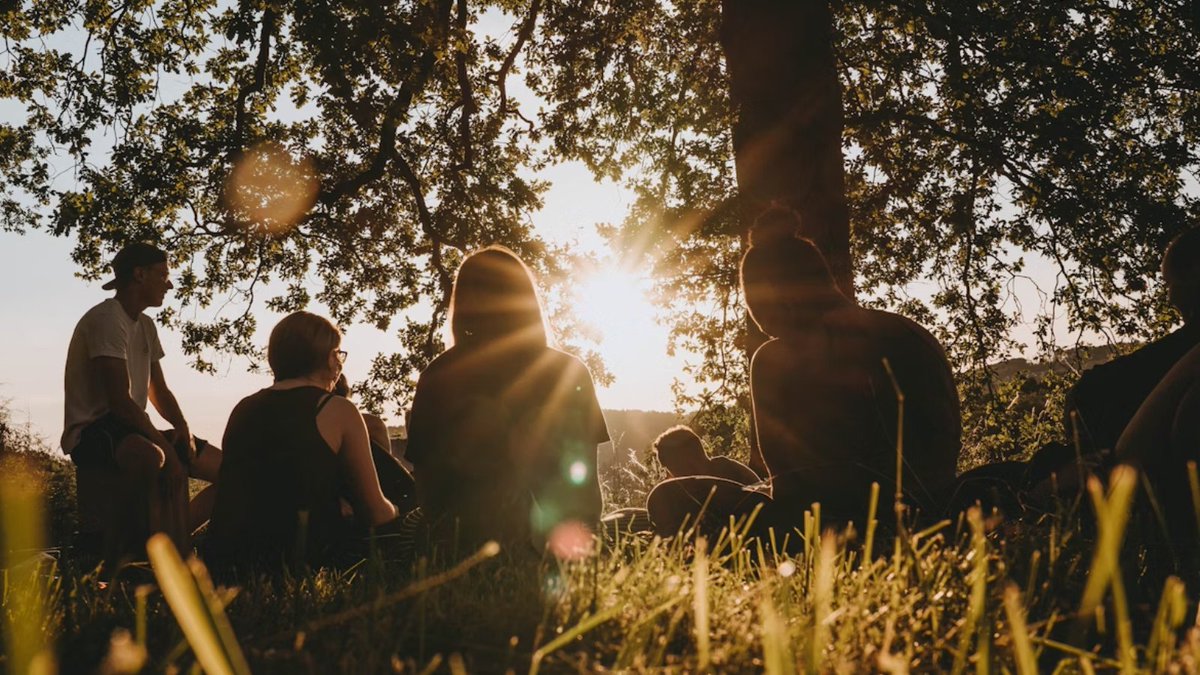 SPSPnews's tweet image. Summer is often a time to rest and reset, but grad school responsibilities persist. Learn how to recharge while prepping for a successful year in our latest SPSPotlight feature by Milena Dasilva-Braga.
Learn more: ow.ly/Bn0I50WsC9I