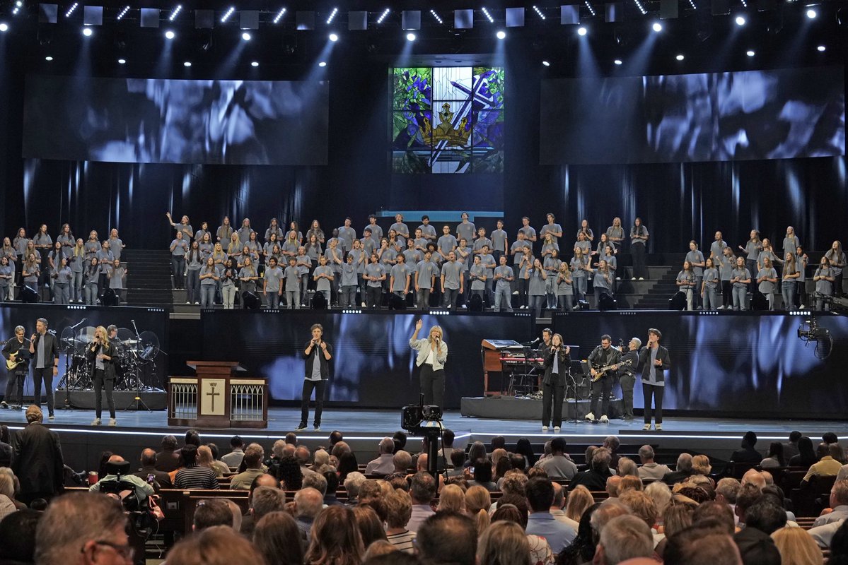 jackngraham's tweet image. What a joy it was to have our incredible Student Choir lead us in worship this past Sunday at both of our campuses! Fresh off their King’s Project in the UK, they returned with full hearts and a renewed passion for the Lord.
I’m so grateful for Andy and his team, as well as our…