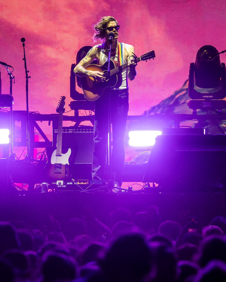 outoftheblufest's tweet image. Caamp is back! Making their return to the main stage this winter! π΄ outofthebluefestival.com
