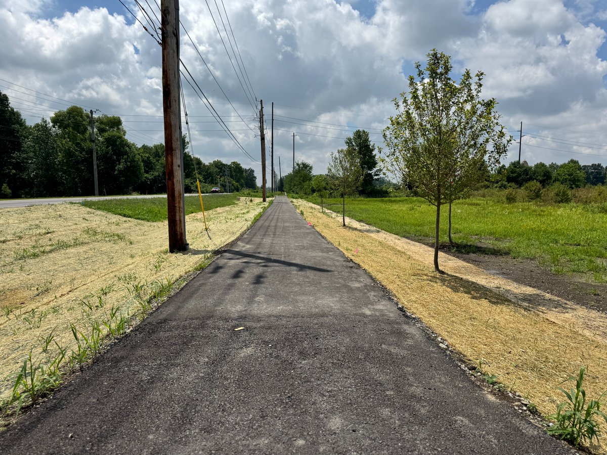 IndyDPW's tweet image. Heads up Indy! We're making progress on the Grassy Creek Greenway on the city's far eastside. This $3.3 million project is a multi-use trail along an abandoned east-west railroad corridor near Grassy Creek Regional Park, extending from Mitthoefer Road to Carroll Road.