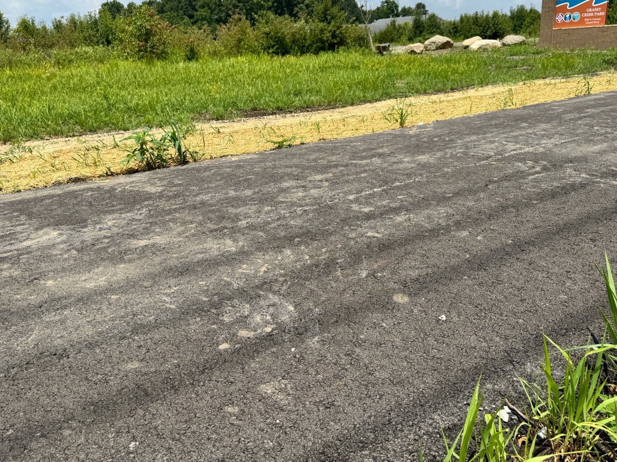 IndyDPW's tweet image. Heads up Indy! We're making progress on the Grassy Creek Greenway on the city's far eastside. This $3.3 million project is a multi-use trail along an abandoned east-west railroad corridor near Grassy Creek Regional Park, extending from Mitthoefer Road to Carroll Road.